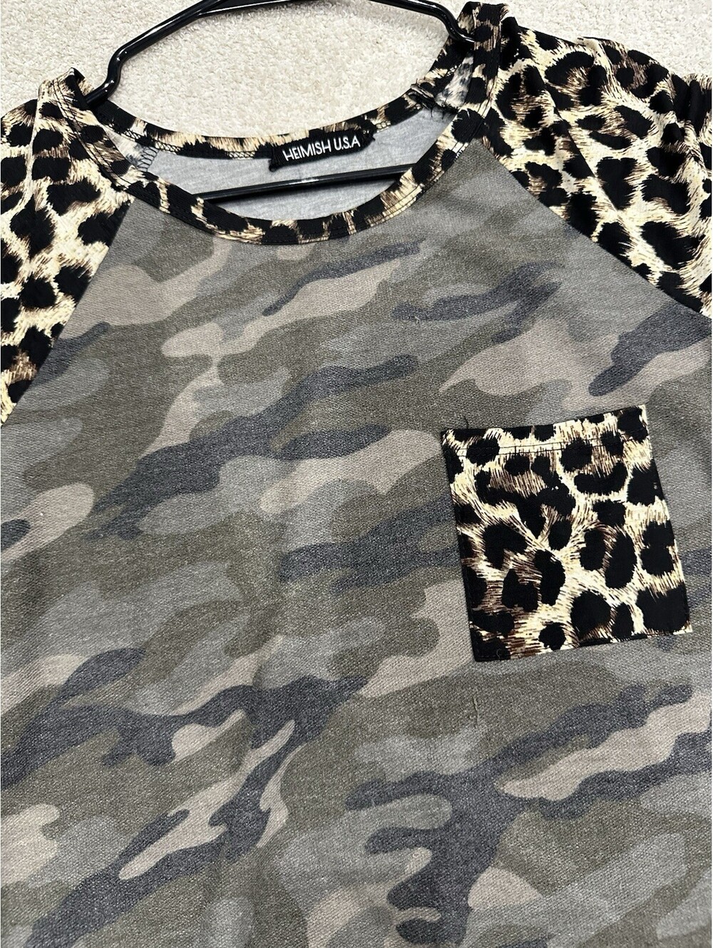 Heimish USA Women’s Gray Camo Knit Raglan Short Sleeve Leopard Pocket Tee S